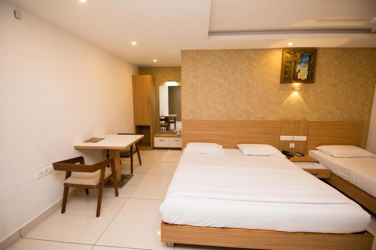 Hotel Kapilavasthu Palakkad Eksteriør billede