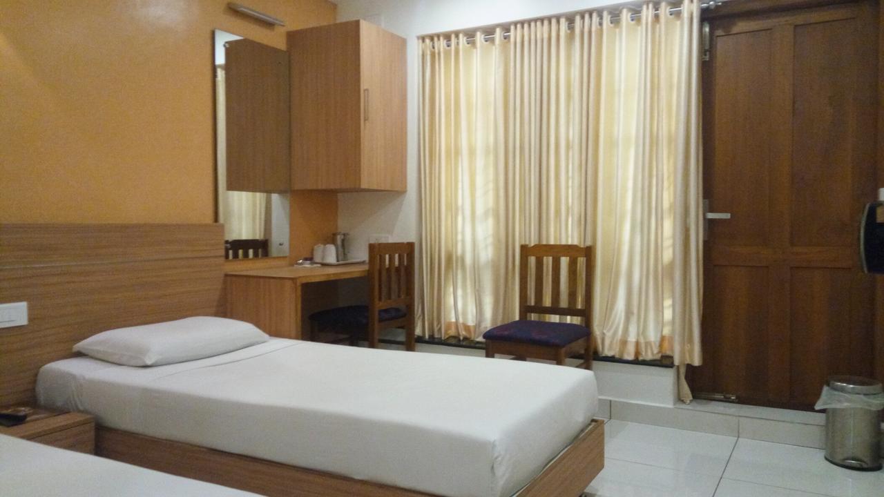 Hotel Kapilavasthu Palakkad Eksteriør billede